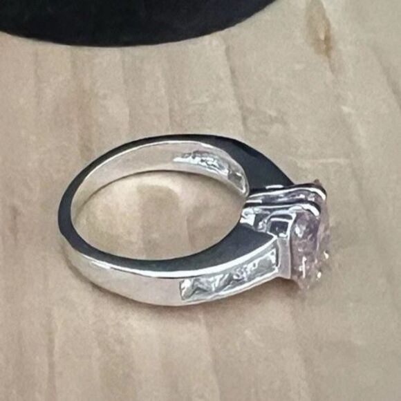 Pink and Clear Cubic Zirconia Silver Tone Solitaire Ring Sz 6 Marked GR - Picture 9 of 10